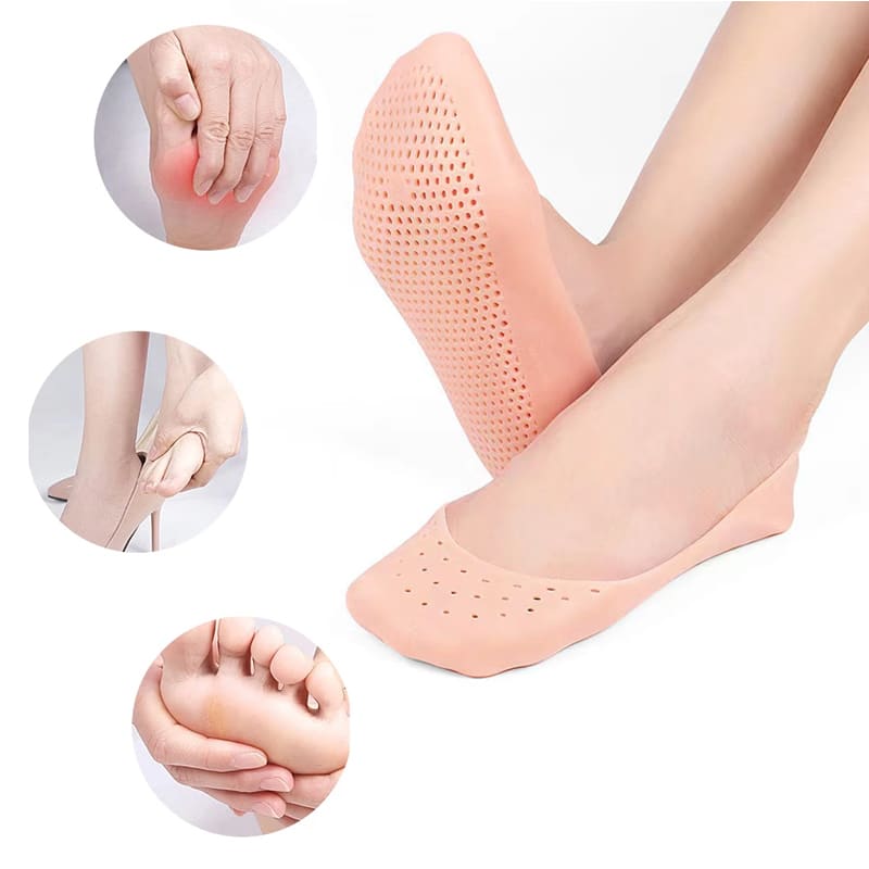 pieds portant des Chaussettes de soin des pieds silicone avec trois ronds sur le coté gauche avec images de pieds douloureux